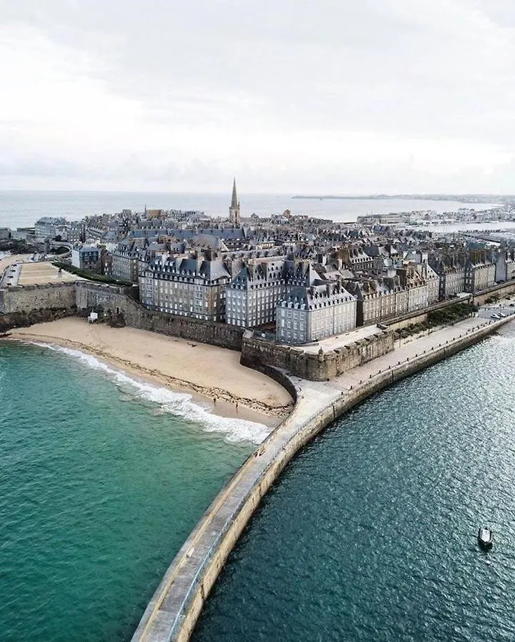 Julieta Villa Saint-Malo 0*,